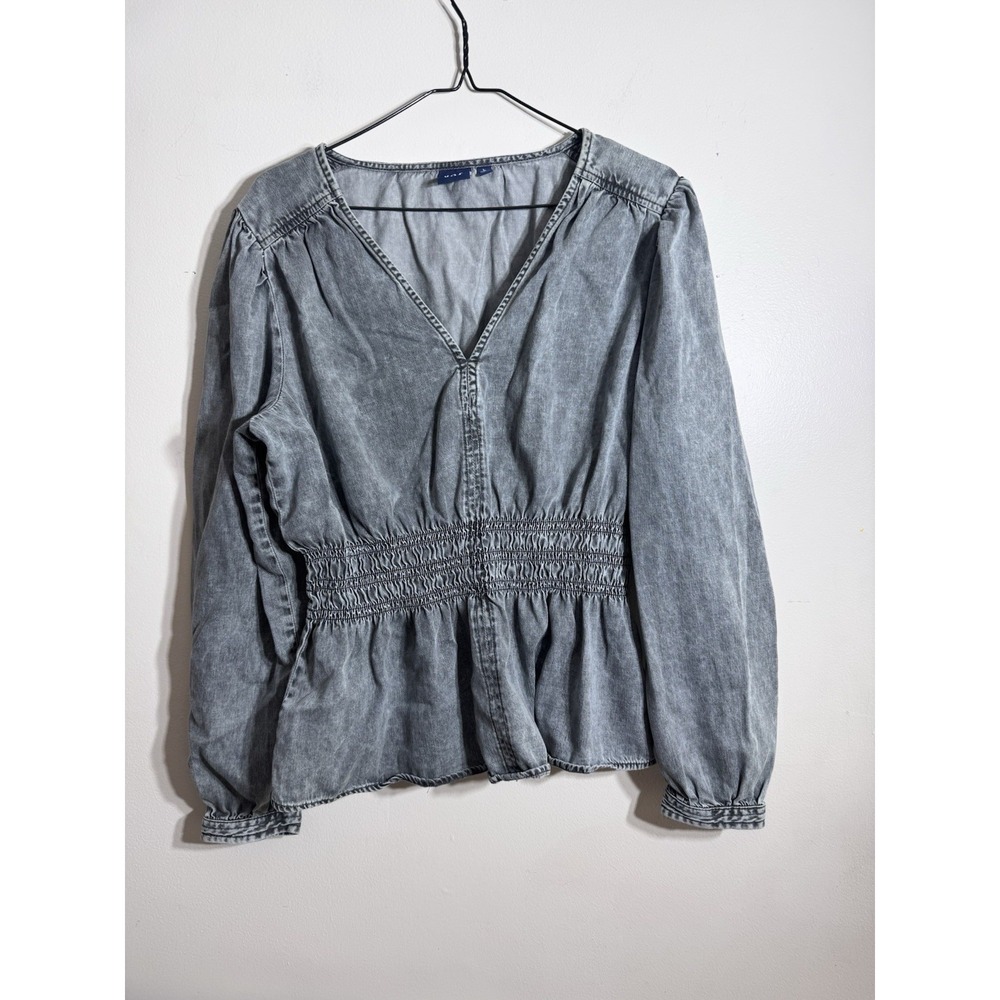 Women's Gap size large grey distressed black denim long sleeve V-neck shirt